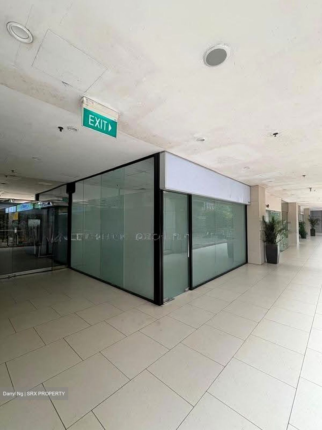 Lucky Plaza (D9), Shop House #630090311